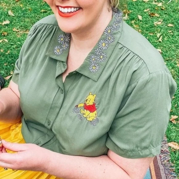 Disney Winnie The Pooh Floral Embroidered Tie Front Top Large - Picture 2 of 12